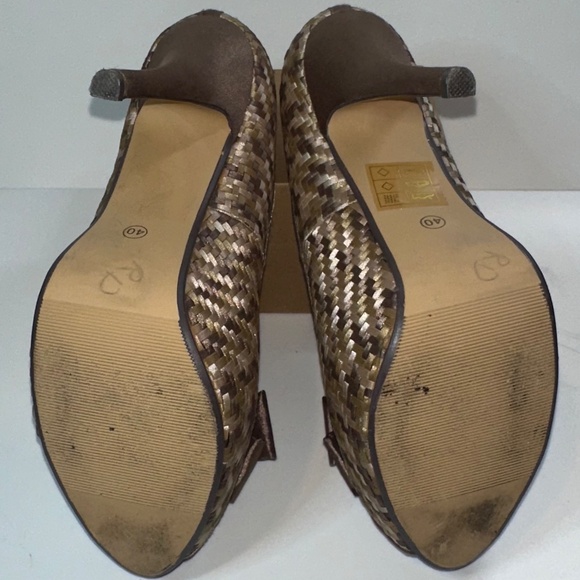 Taxi, Satin tan and brown peep toe heels - Picture 4 of 4